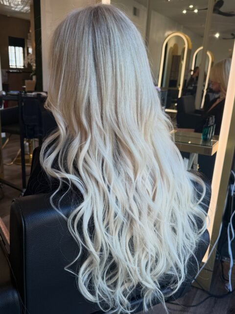 extensions for chloe 🖤
#lahairstylist #lahairextensions #keratinextensions