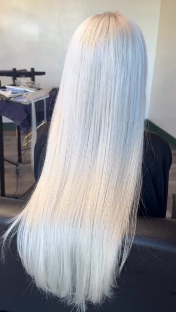 Custom colored extensions by moi @ninezeroone #keratinextenzions